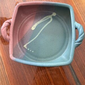 COPY - COPY - Vintage North Carolina Hilton pottery square bowl approx 5 1/2 X …